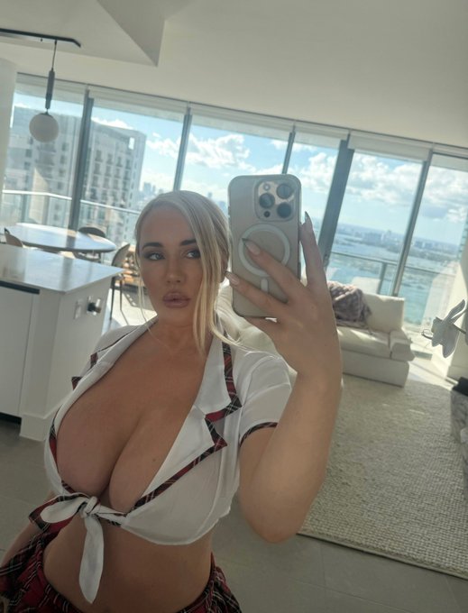 2 pic. 😍😍 https://t.co/qwjKxSeImL