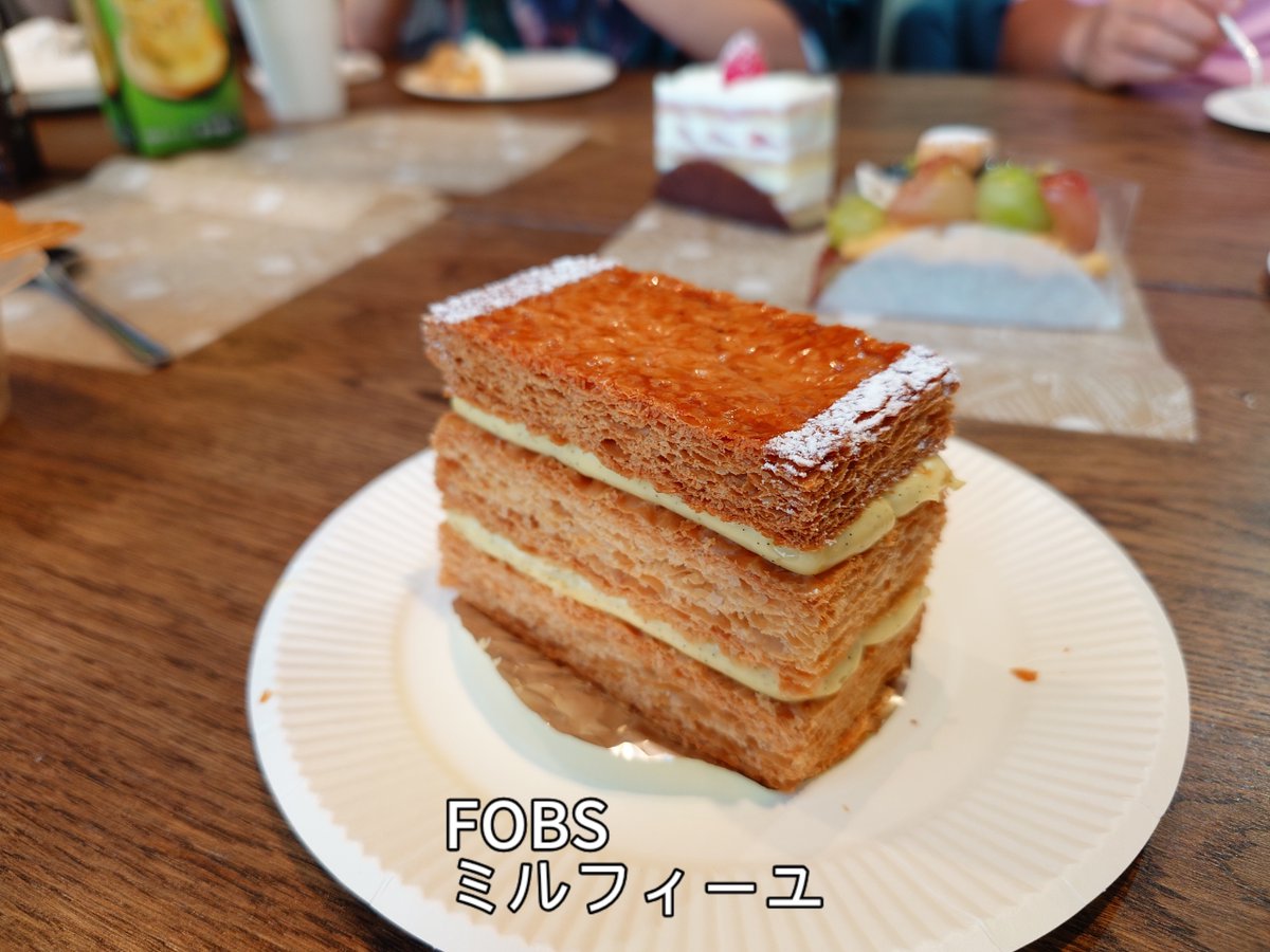 cakesukisin's tweet image. FOBSのミルフィーユ
パイ生地は膨らんでます。軽くてサラサラ、カットしやすい。カスタードクリームは控えめな量。シンプルなミルフィーユ。

#FOBS
#蔵前
#ミルフィーユ