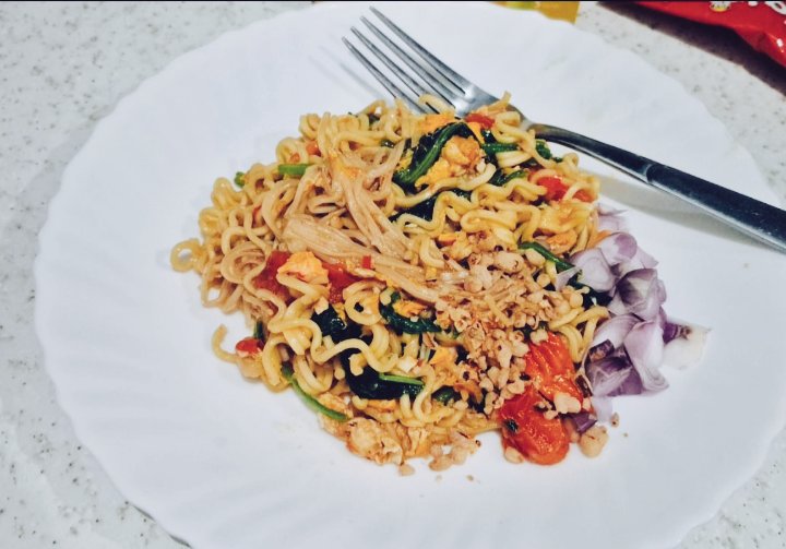 NPingitz's tweet photo. Selamat malam kawan
Aku datang
Karna
Rindu ku sama mu semua
Walau lelah tak harus melupakan jadwal makan mu
Selamat makaaan 🍜😋😋
.
#ifh371
#miegoreng https://t.co/fUyhQdik8D