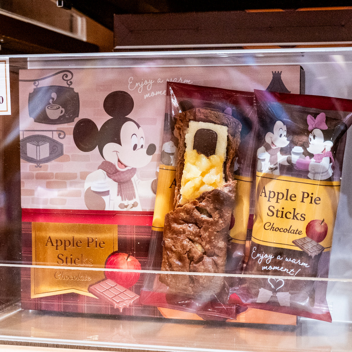 東京ディズニーリゾート 新作 スティックアップルパイ（チョコレート