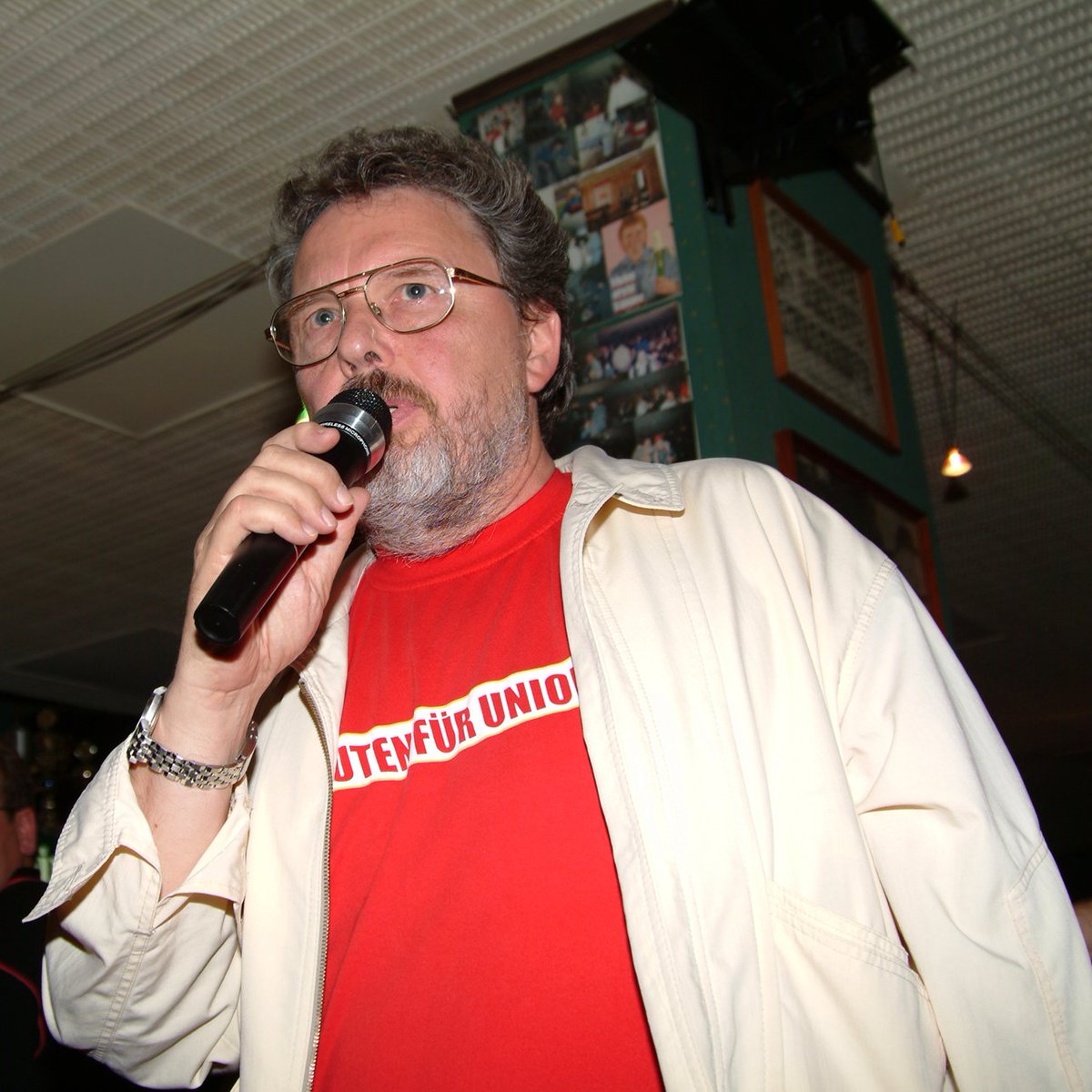 fcunion's tweet image. Der 1. FC Union Berlin trauert um Hans-Joachim „Jochen“ Lesching, Aufsichtsratsmitglied und Ehrenmitglied des Vereins. Er verstarb am Donnerstag, dem 23. Oktober 2025 im Alter von 83 Jahren im Kreise seiner Familie. 

„Mit Jochen Lesching verlässt uns ein Mensch, der unseren Klub…