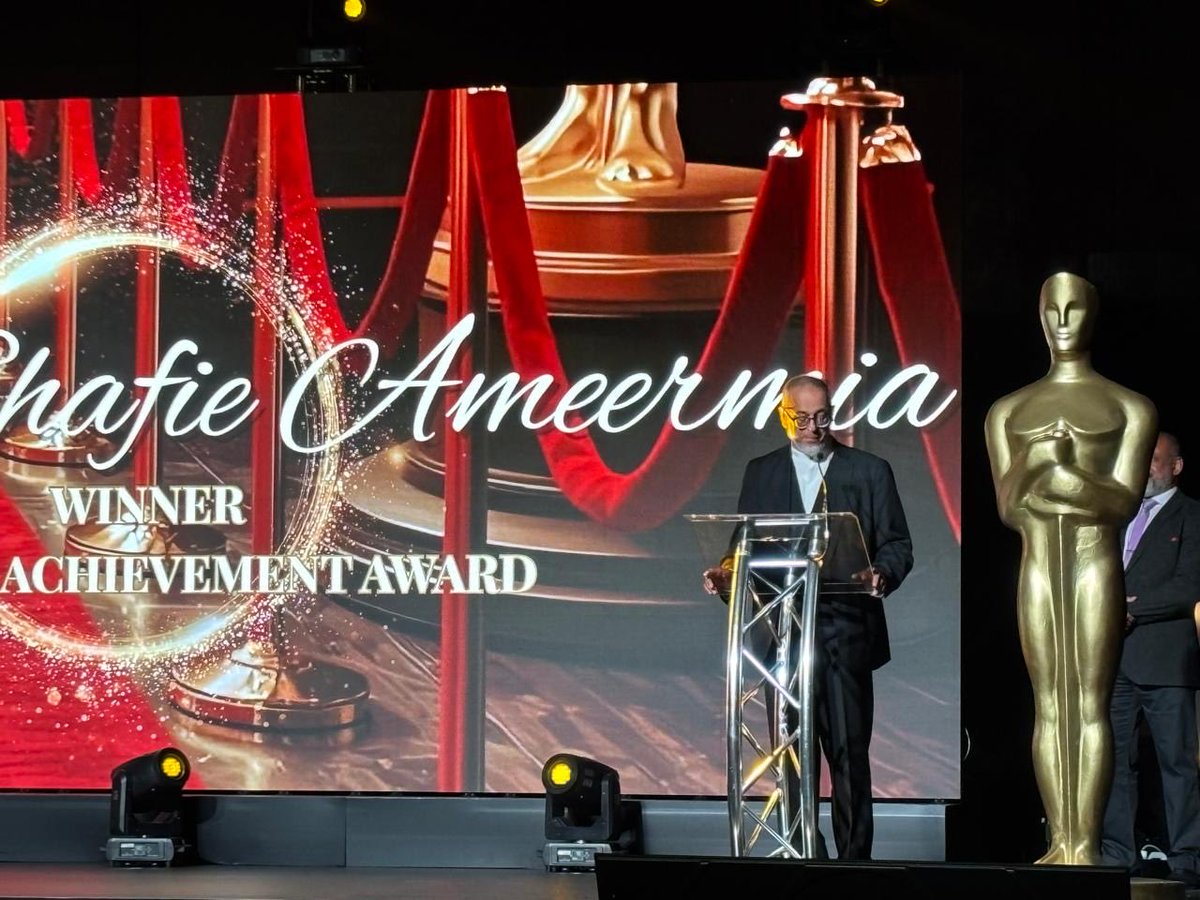 ProBono.Org congratulates our National Director, Advocate Mohamed Shafie Ameermia on receiving the Lifetime Achievement Award at the 3rd EPF Annual Tech Awards this past weekend. A well deserved recognition for his outstanding leadership!