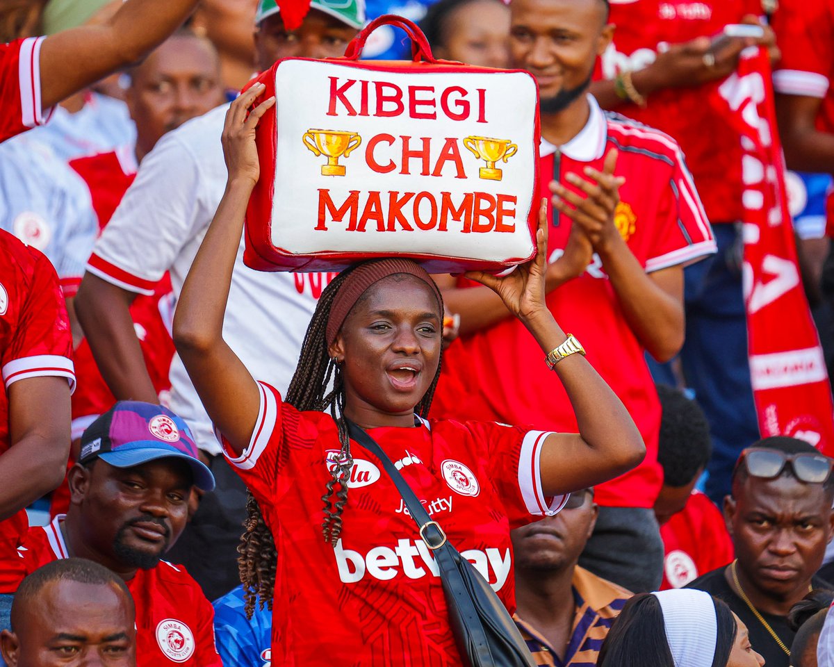 SimbaSCTanzania's tweet photo. Mashabiki wenye thamani kubwa wasiopenda vya bure 🫡 #NguvuMoja https://t.co/IhLangCu8r