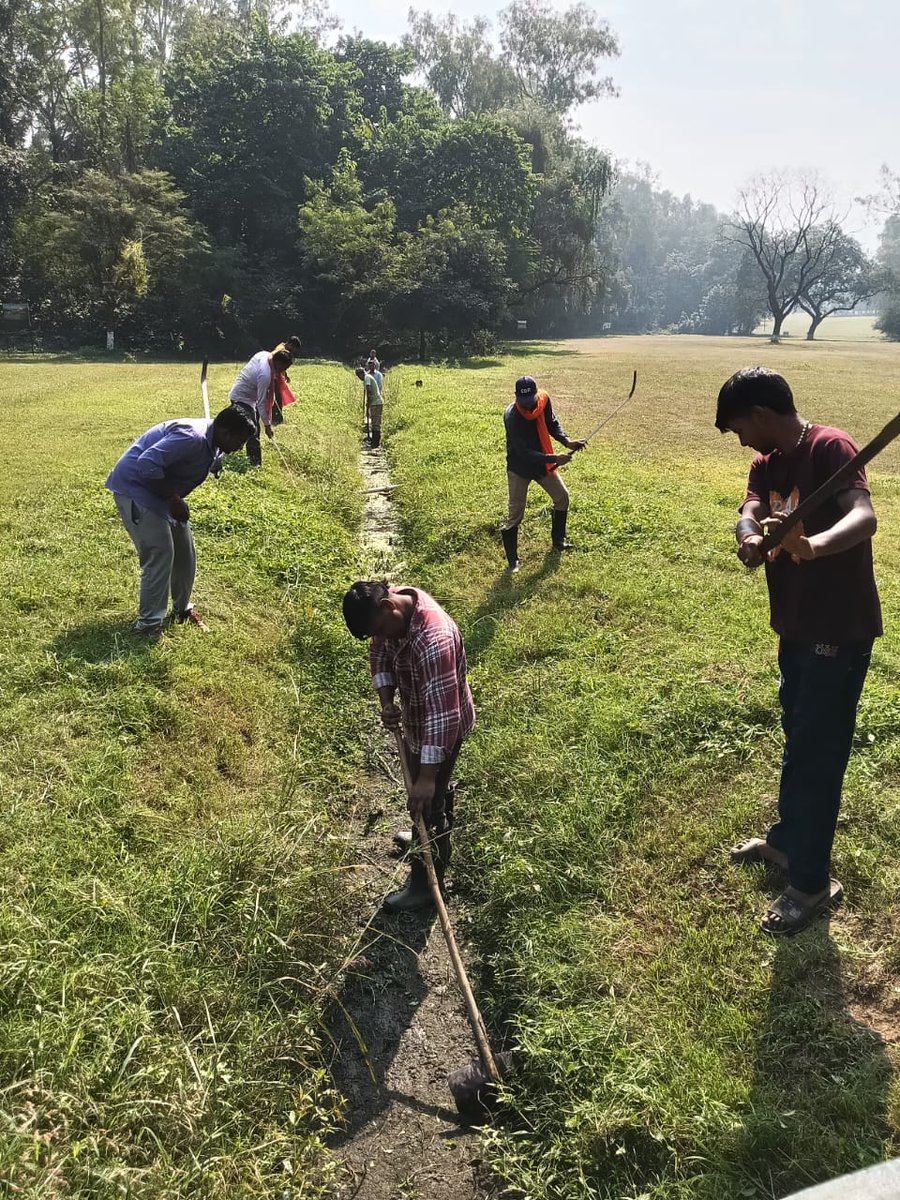 SPECIAL CAMPAIGN 5.0 - A cleanliness drive at Golf Club Nallah, Roorkee Cantt. 
#SpecialCampaign5
<a href="/SpokespersonMoD/">Ministry of Defence, Government of India</a>
<a href="/rajnathsingh/">Rajnath Singh</a>
<a href="/RakshaSampada/">DGDE</a>
<a href="/SethSanjayMP/">Sanjay Seth</a>
<a href="/pddecc/">Principal Directorate Central Command</a>