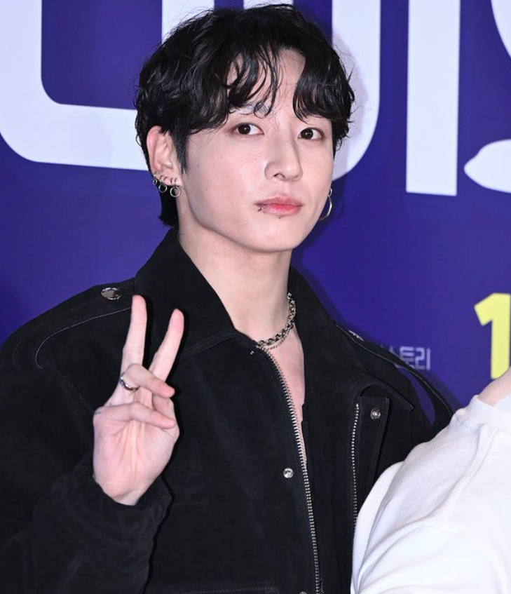AboutMusicYT's tweet photo. Jungkook and Cha Eunwoo stun at the VIP premiere of the movie The First Ride. https://t.co/SvYp0XZSf7