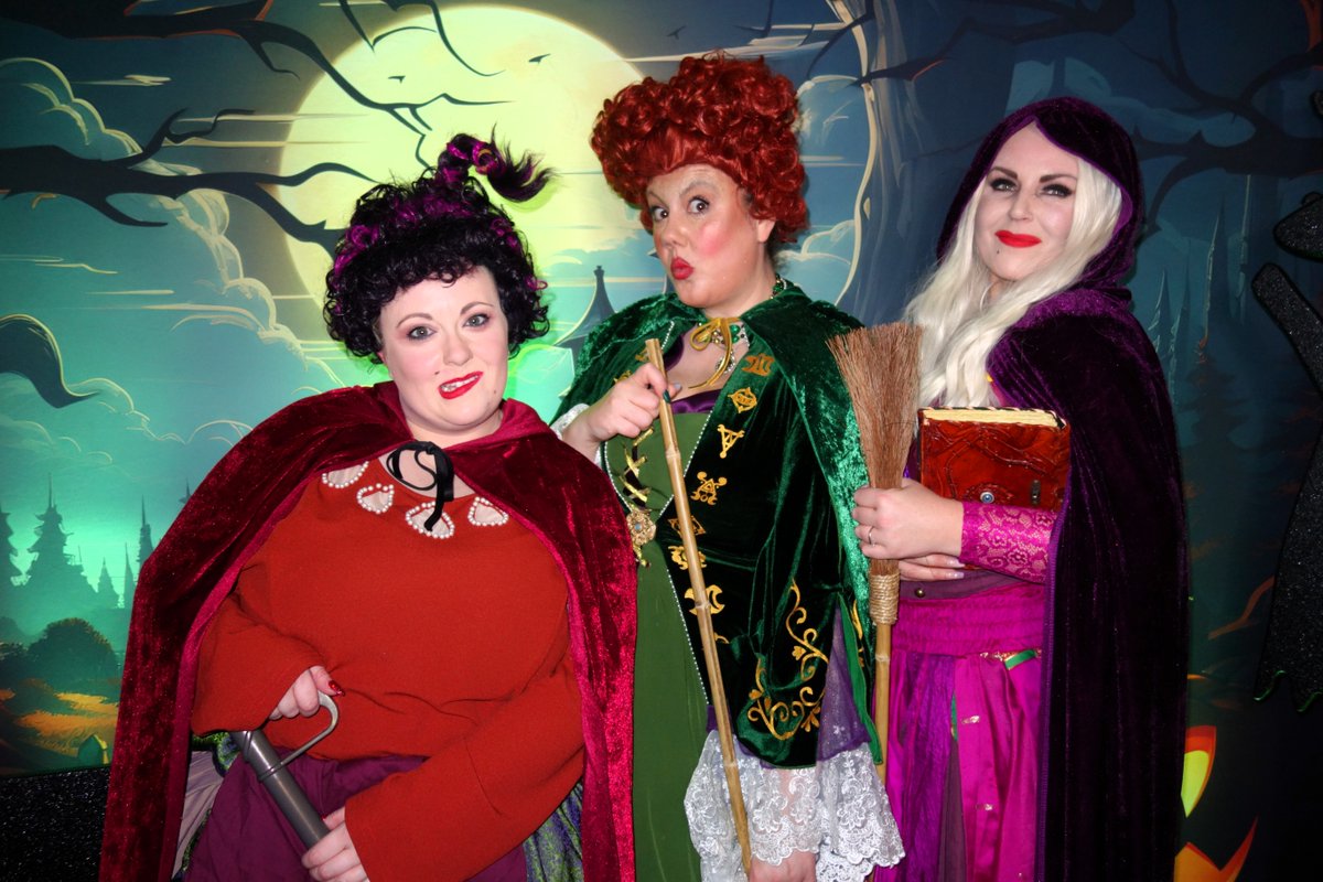 visit_leicester's tweet image. Saturday&apos;s Abbey Park firework display is going to be incredible. With a spooky Halloween theme, great live entertainment, live music and of course the bonfire and fireworks, make sure you get your tickets now!

ow.ly/OA4s50XifEA

 #AbbeyPark #FireworkDisplay #BonfireNight