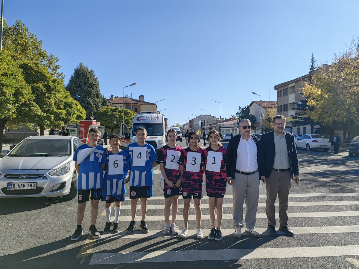 29 Ekim Cumhuriyet Bayramı 102. Yıl dönümü kutlamaları kapsamında ortaokullar arası koşu yarışması düzenlendi.
<a href="/semihkirim/">Semih Kırım</a>
<a href="/nevsehirmem/">Nevşehir İl Millî Eğitim Müdürlüğü</a>