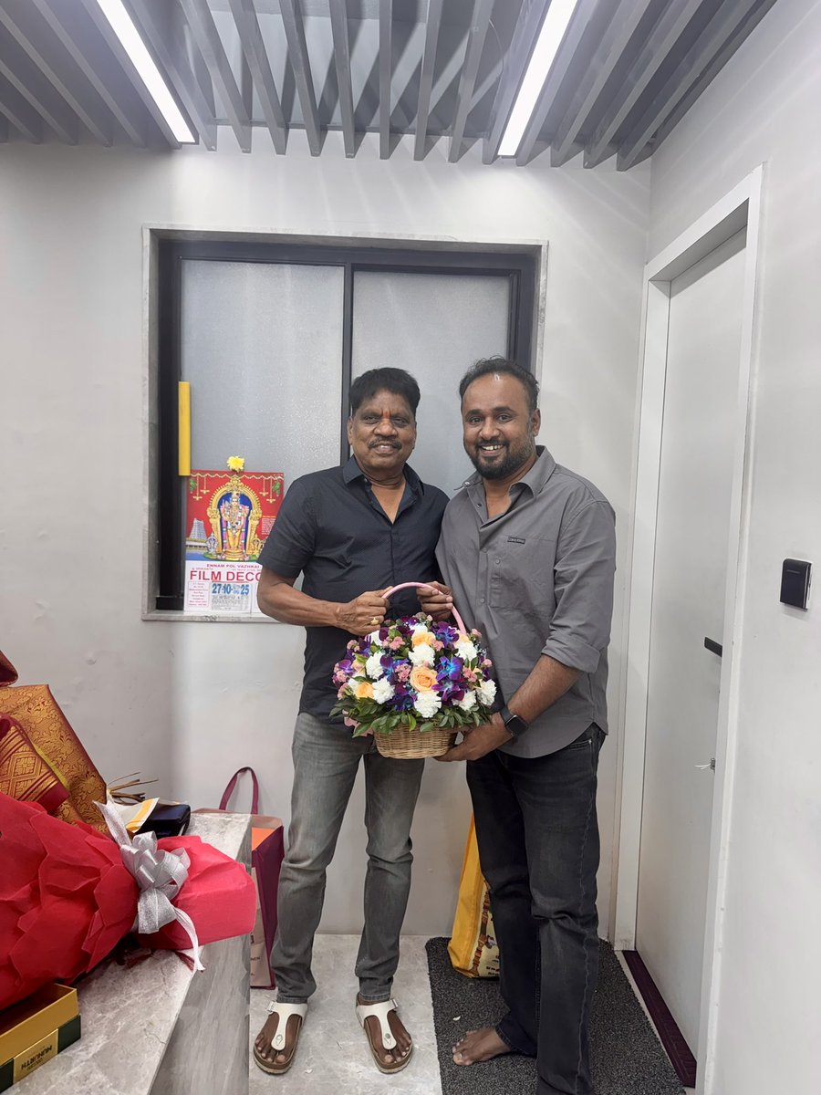 sakthivelan_b's tweet image. Birthday wishes to my mentor #Sivakumar Sir and my #Guru Redgiant  @MShenbagamoort3 Sir 💐
Grateful for your constant guidance and inspiration. 🙏
#HappyBirthday #Respect