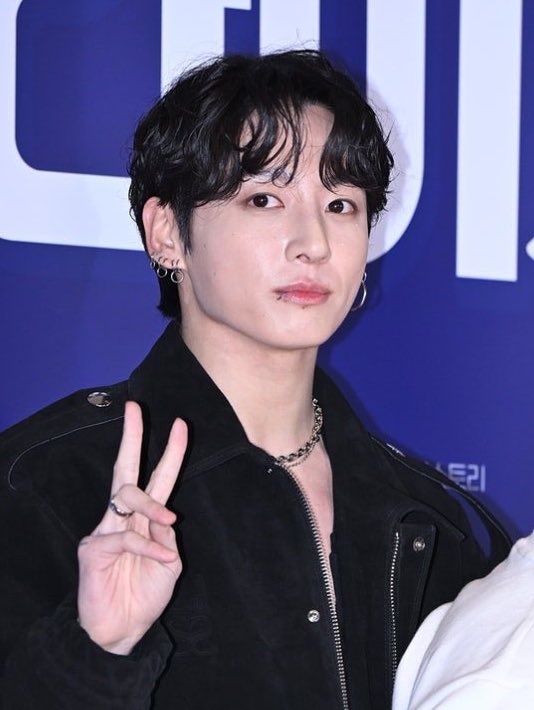 zjk_writes's tweet image. my darlings came home 🥹