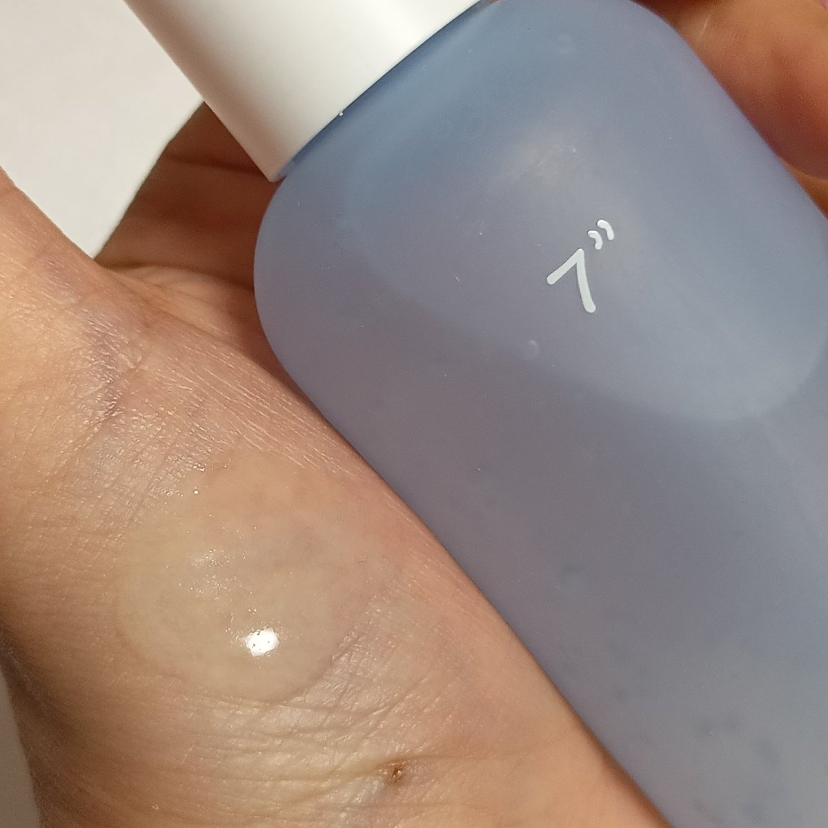 Keibeauty1's tweet photo. ロフトで見かけて気になってた #OEARTH HCセラム

#7秒セラム とも呼ばれてるらしくて、6種シカ・ヒアルロン酸・アデノシンなど、みんな嬉しい成分が◎

トロみありつつ肌馴染みよくて使いやすい💧✨️

#オアース 商品提供 https://t.co/voZVL2w7Jx