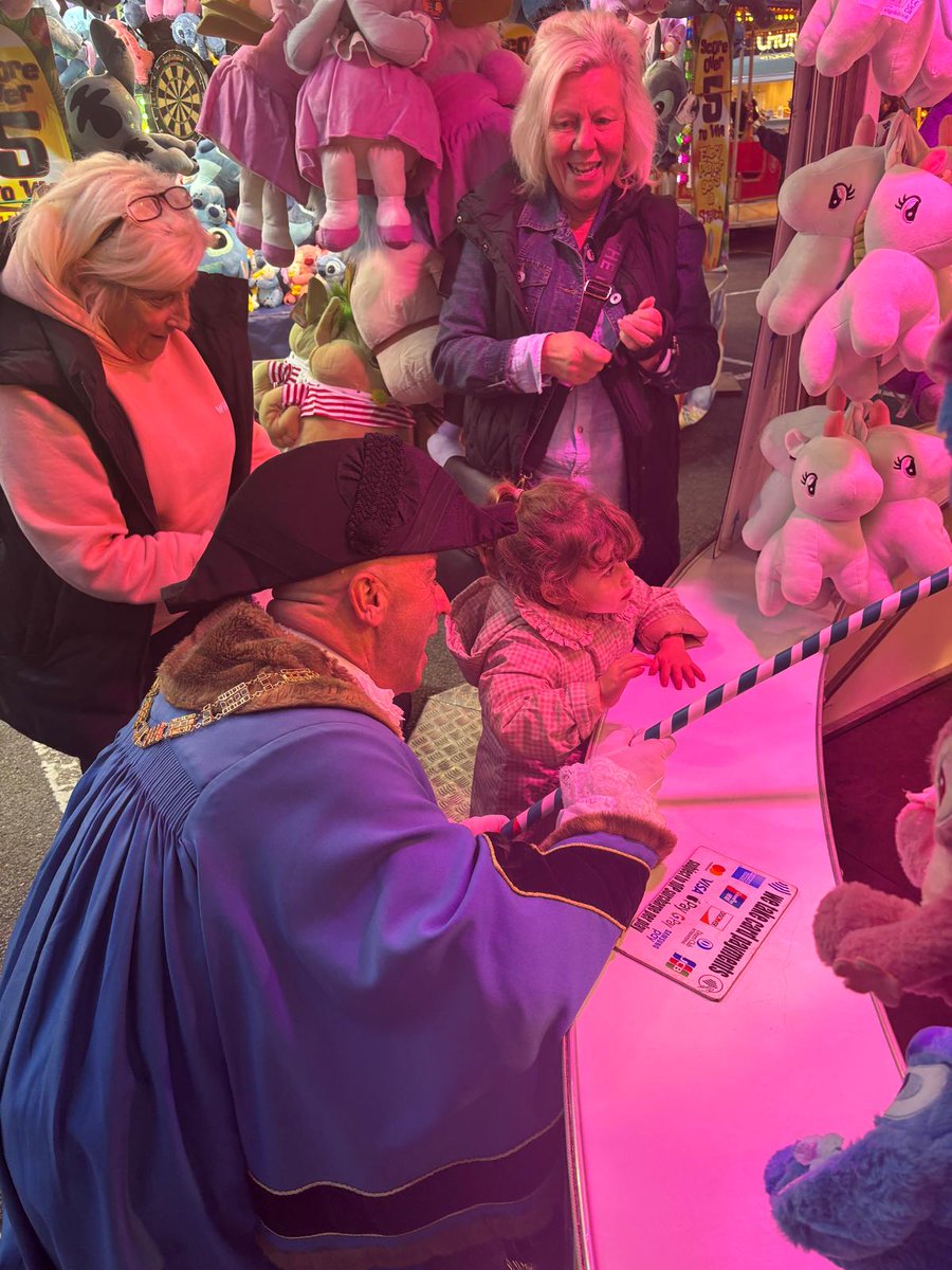 #ERChairman rang the historic Fair Bell—once owned by the late James Robinson—to open the Bridlington Charter Fair, one of the oldest in the country, dating back to 1200. He also enjoyed the traditional rides and stalls #BridlingtonCharterFair #EastRiding #Bridlington