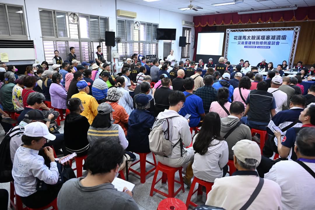 OlB5xR6vzI6Vv4B's tweet image. #傅崐萁🇹🇼

【議長張峻公然施暴　傅崐萁代表花蓮向國人致歉】
【張峻帶人衝進座談會場狠踹主席桌    傅：嚴厲譴責暴力】
【無黨籍議長光復重建座談會率眾鬧事踹桌 災民批賴總統來時你在哪?】…