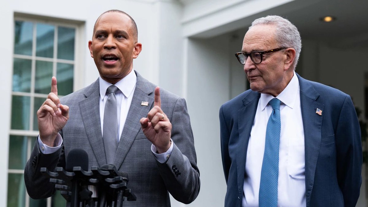 🚨 HOLY CRAP! The country’s LARGEST federal workers’ union just demanded Chuck Schumer and Democrats REOPEN the government by passing the Republican clean CR

They represent nearly a MILLION workers!

American Federation of Government Employees President: “It’s time to pass a