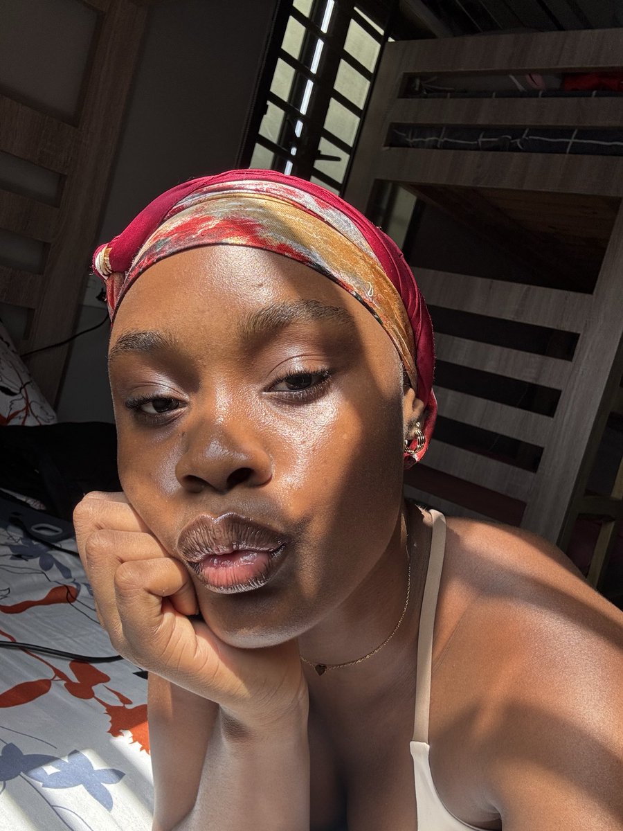 Valerieakindele's tweet photo. Showing off😋 https://t.co/ku8AUZezca