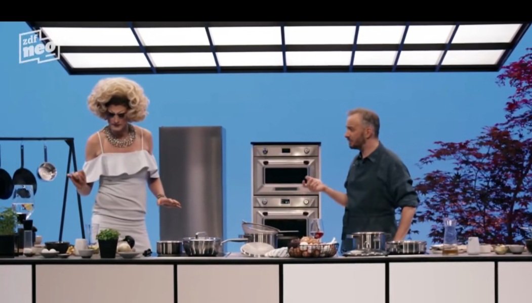 #PerCarità ... Genau, <a href="/janboehm/">🚫⛔️jAaj Bä¶Ã¶l&&rma!nN 💩</a>, warum nicht den gesellschaftsrelevanten Feuerwehrmann-Sam mit der Wichtigkeit eines gestörten Pädos Jurassica Park auf eine Stufe stellen...?? Wann ist dieser Moderator in seinem Infantilismus hängen geblieben? <a href="/ZDF/">ZDF</a> facebook.com/share/1B1aYaDi…