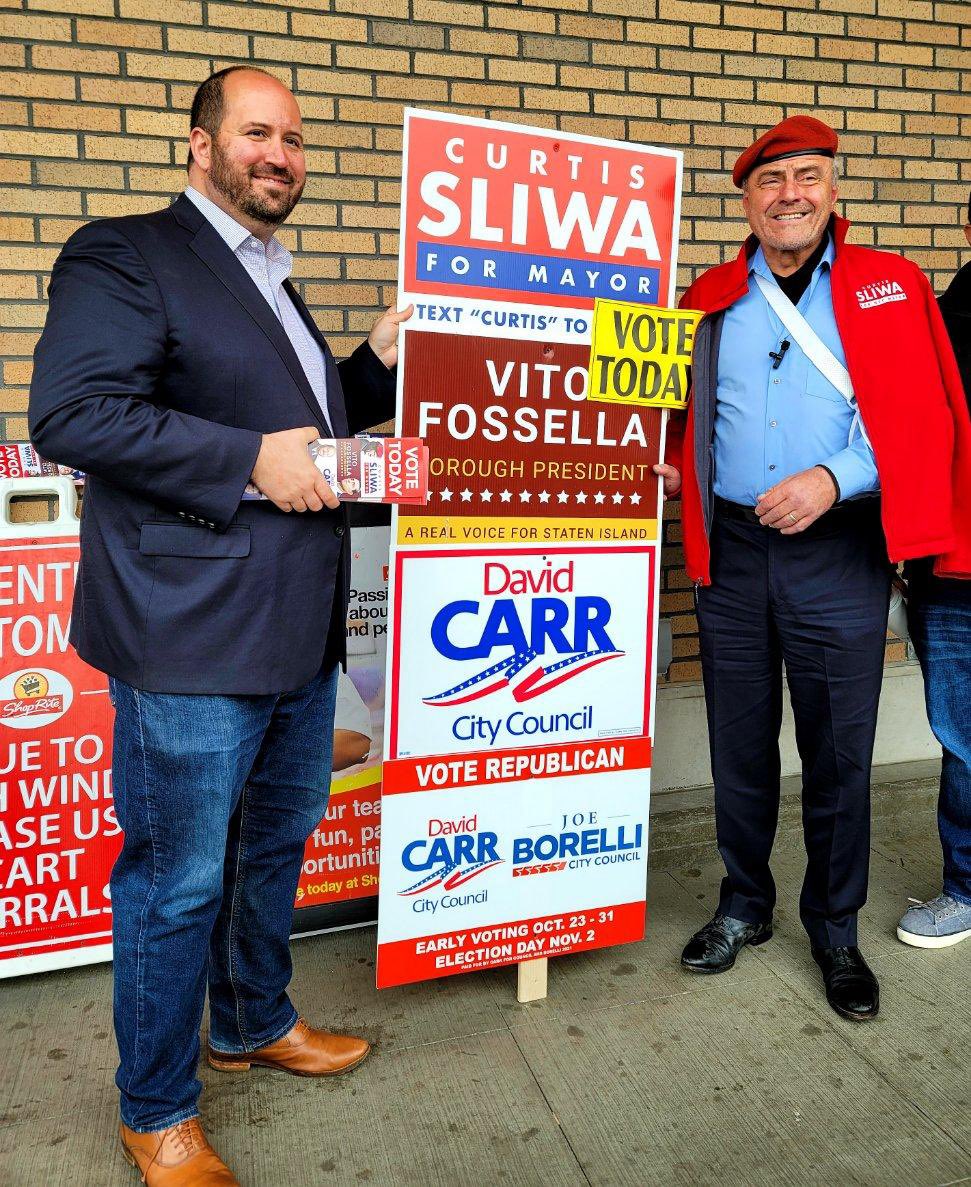 This photo was taken almost four years ago as <a href="/CurtisSliwa/">Curtis Sliwa</a> and I were campaigning in New Dorp. He had recently been hit by a taxi cab and yet was still out campaigning hard to win for himself, for me, and for our city. 🧵 1/3 <a href="/TeamSliwa/">Sliwa for NYC Mayor 2025</a>