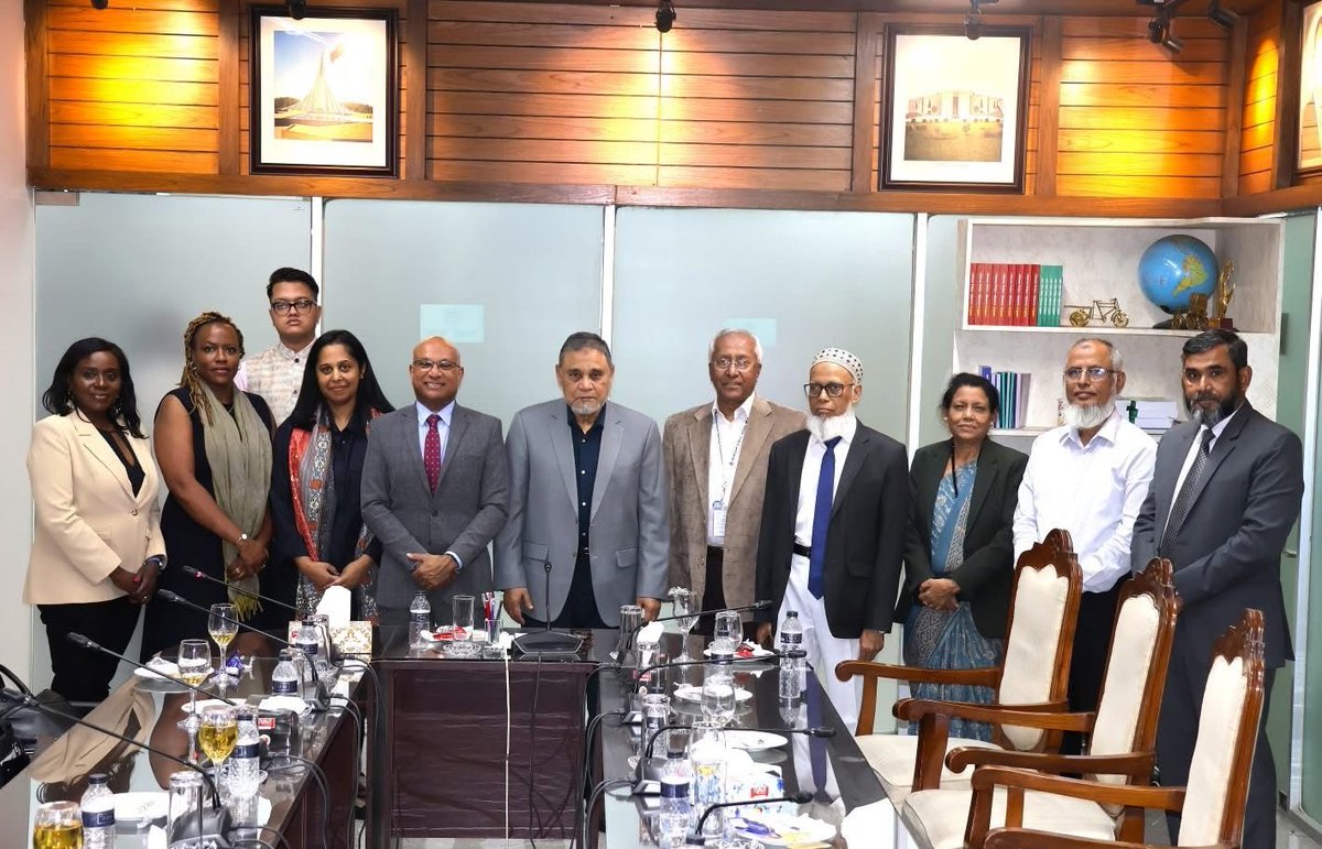 commonwealthsec's tweet image. A Commonwealth team, led by the Adviser and Head of the #Commonwealth Electoral Support Section,
@LinfordAndrews, is in Bangladesh to assess pre-election preparations &amp;amp; the overall conditions under which the country’s forthcoming elections will be conducted.

The team held…
