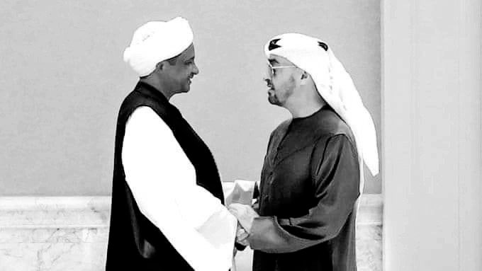 ما سبب سقوط الفاشر؟
اسألوا محمد بن زايد.
هو من جلب المرتزقة من كولومبيا وجنوب السودان وتشاد وأفريقيا الوسطى وليبيا ليقاتلوا في الفاشر.
وهو من زودهم بمدافع AH-4 ومسيرات CH-95، ودفع ثمن مركباتهم ووقودهم وذخيرتهم وحتى ملابسهم.
اسألوا محمد بن زايد، فالإجابة عنده.