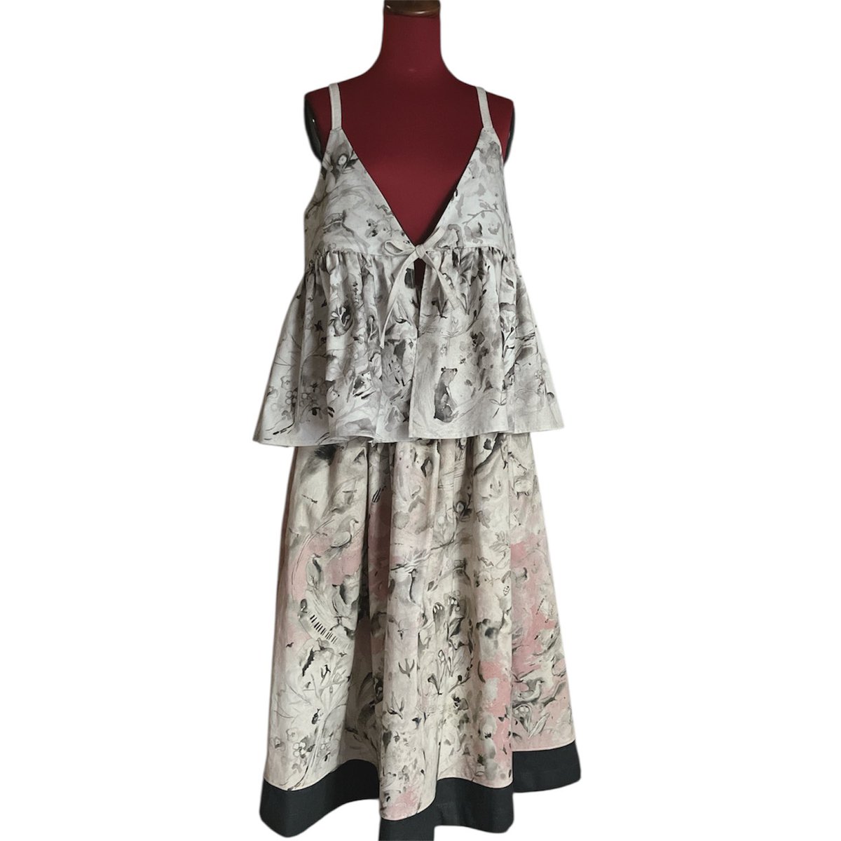 atelierrocachihiro さんの描き下ろしテキスタイル生地での制作販売オーダー会をさせて頂きます

紅色ラプソディ
　　　　　Beniiro Rhapsody 
10.31(fri)～11.4(tue)