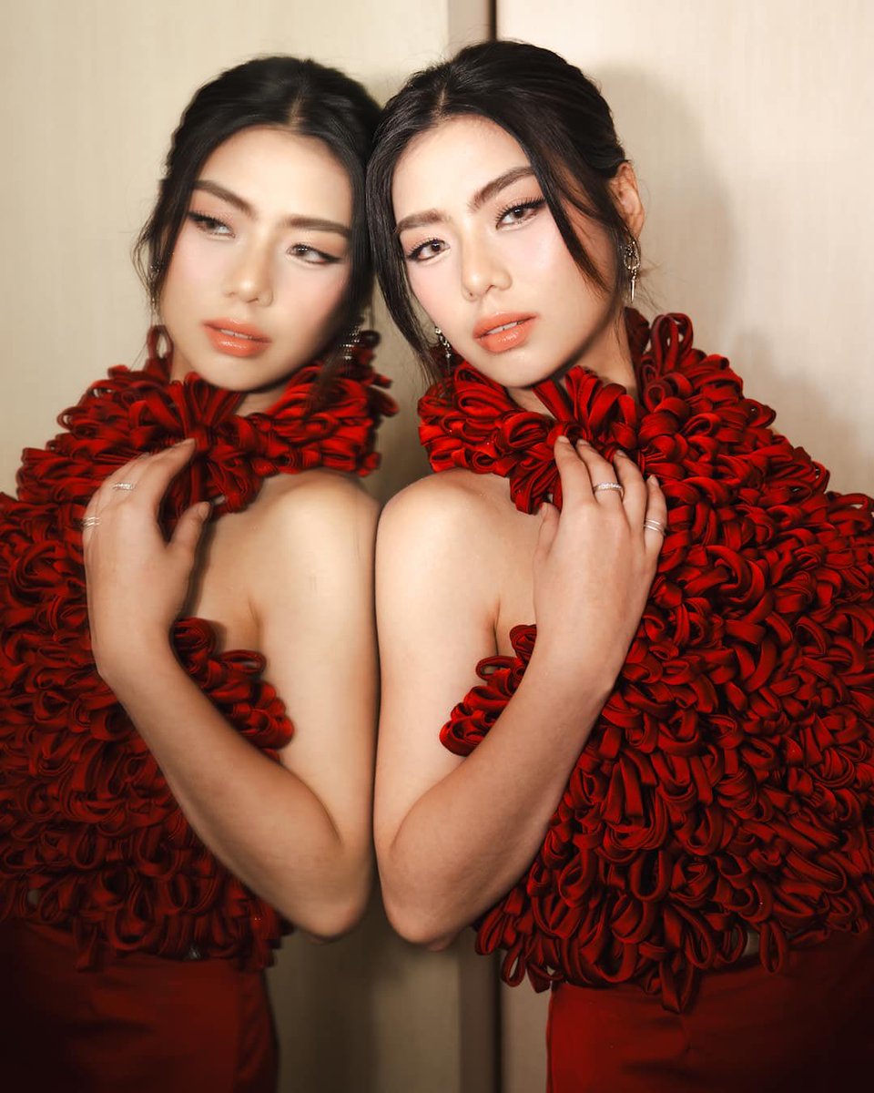 Mikha’s look for Filipino Music Awards’ Red Carpet ❤️‍🔥

📸 bini.global
#BINI <a href="/BINI_ph/">BINI_PH</a>