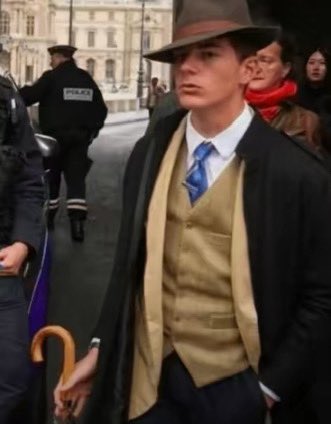 itzaahit's tweet image. they already caught the louvre thieves, heists don’t happen anymore not because of technology, but because of this nga