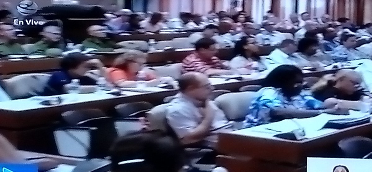 JorgeFaure1's tweet image. #PoderPopular el Presidente del Consejo de Defensa Nacional @DiazCanelB evaluó las medidas a tomar al paso del evento meteorológico a las provincias orientales #IslaDeLaJuventud #SentirPinero #CubaEstáFirme #100AñosConFidel