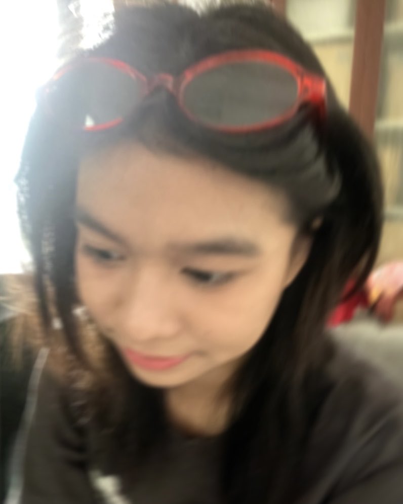Shabilqis Naila (@nala_jkt48) on Twitter photo #SeniNala minjem kacamatanya #BudiMonday #SeniNala minjem kacamatanya #BudiMonday