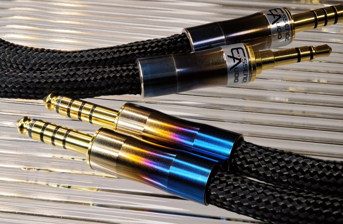 レア商品 ESSENCE AUDIO JE-F1-S 2pin-4.4mm ESSENCE AUDIO JE-F1-S』編組シールド加工を施した銀メッキ銅