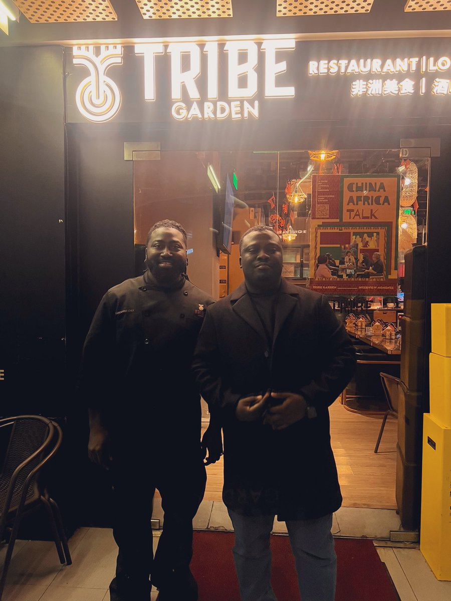 ben7fold's tweet image. He also had dinner at my restaurant in  📍 Beijing