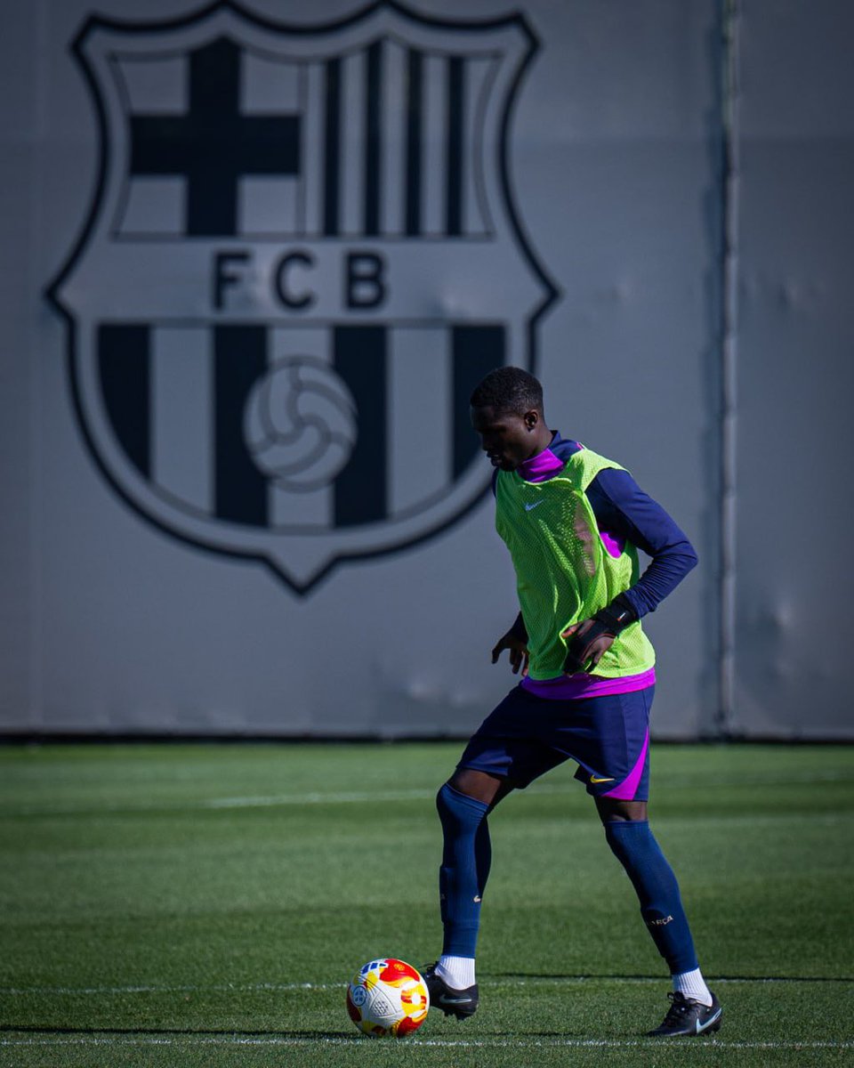 FCBarcelonaB's tweet image. 🔋 Entrenament de recuperació per arrencar una nova setmana! 💪🏼
💙❤️