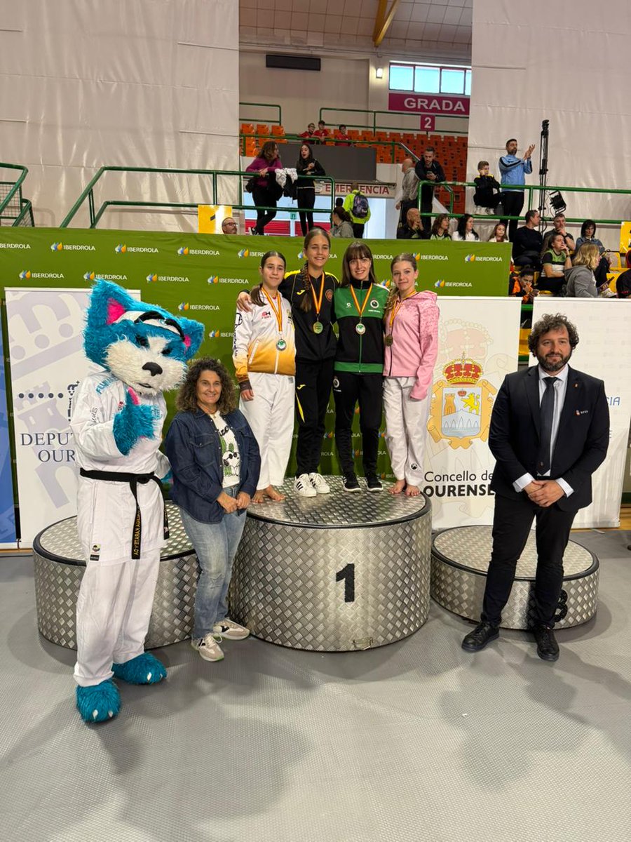 🥋La FANDKarate tanca una bona participació a la Lliga Nacional Infantil i Juvenil celebrada a Ourense 

🥉 Inés Chevalier aconsegueix el bronze després de cinc grans combats

fandkarate.com/ca/actualitat/…

#SomKarate