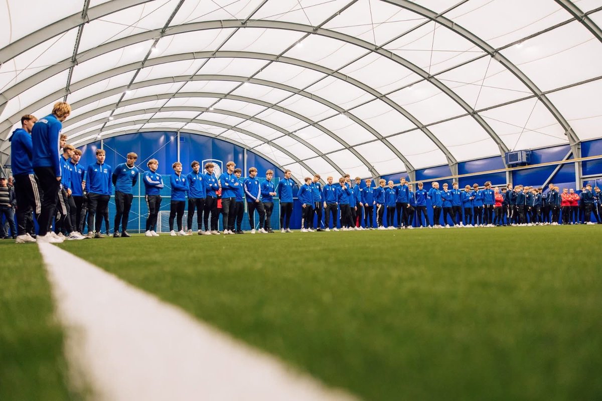 CzajkowskiLuke's tweet image. Dziś miałem przyjemność uczestniczyć w oficjalnym otwarciu wyremontowanego obiektu sportowego, który służy @MiedzLegnica ⚽💚💙
Gratuluję wszystkim zaangażowanym w ten projekt – to kolejny dowód na to, że inwestowanie w infrastrukturę sportową to inwestowanie w przyszłość…