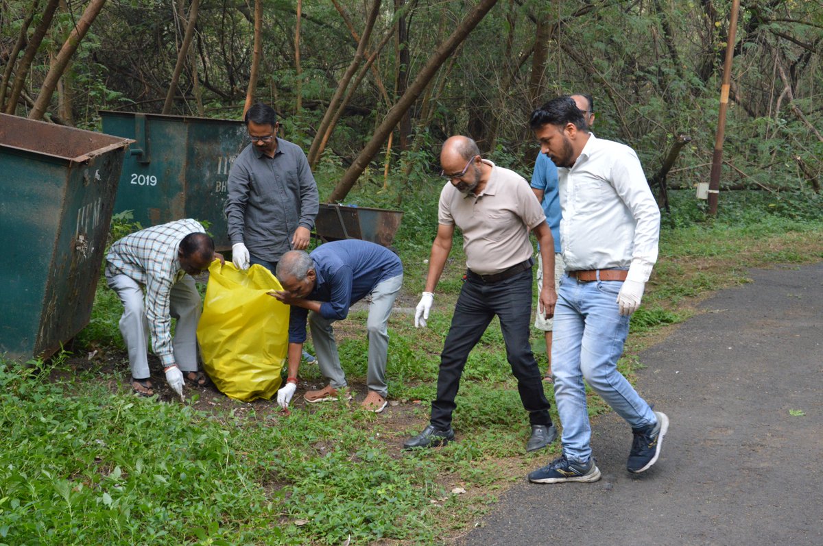 IIfmBhopal's tweet image. Indian Institute of Forest Management (IIFM), Bhopal, organized another cleanliness drive under the nationwide “Special Campaign 5.0 for Institutionalizing Swachhta and Minimizing Pendency” from 8:00 to 9:00 AM in IIFM residential campus - Vanika Colony. #SpecialCampaign5 #IIFM