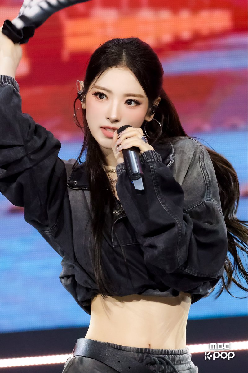 251025 음중 비하인드 사진 #안나 🤍