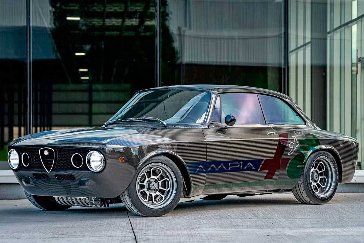 LoveAlfa_'s tweet image. Looking for adventure ... in whatever comes our way. #AlfaRomeo