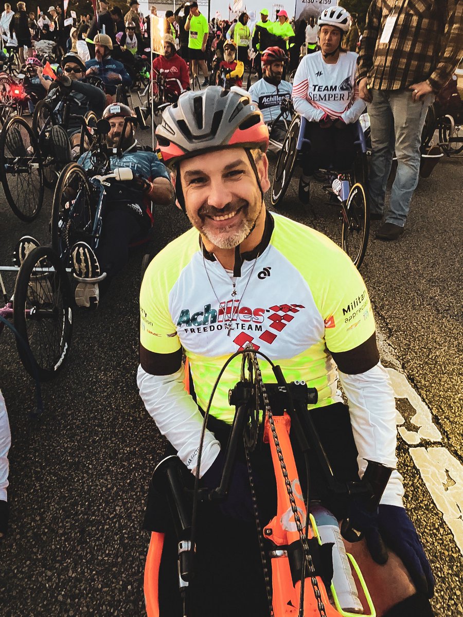 MARCNetworkInc's tweet image. Handcycle crew the #MarineCorpsMarathon and the Achilles International team. 

#marcnetwork #handcycling #marinecorpsmarathon #marathon #getitdone