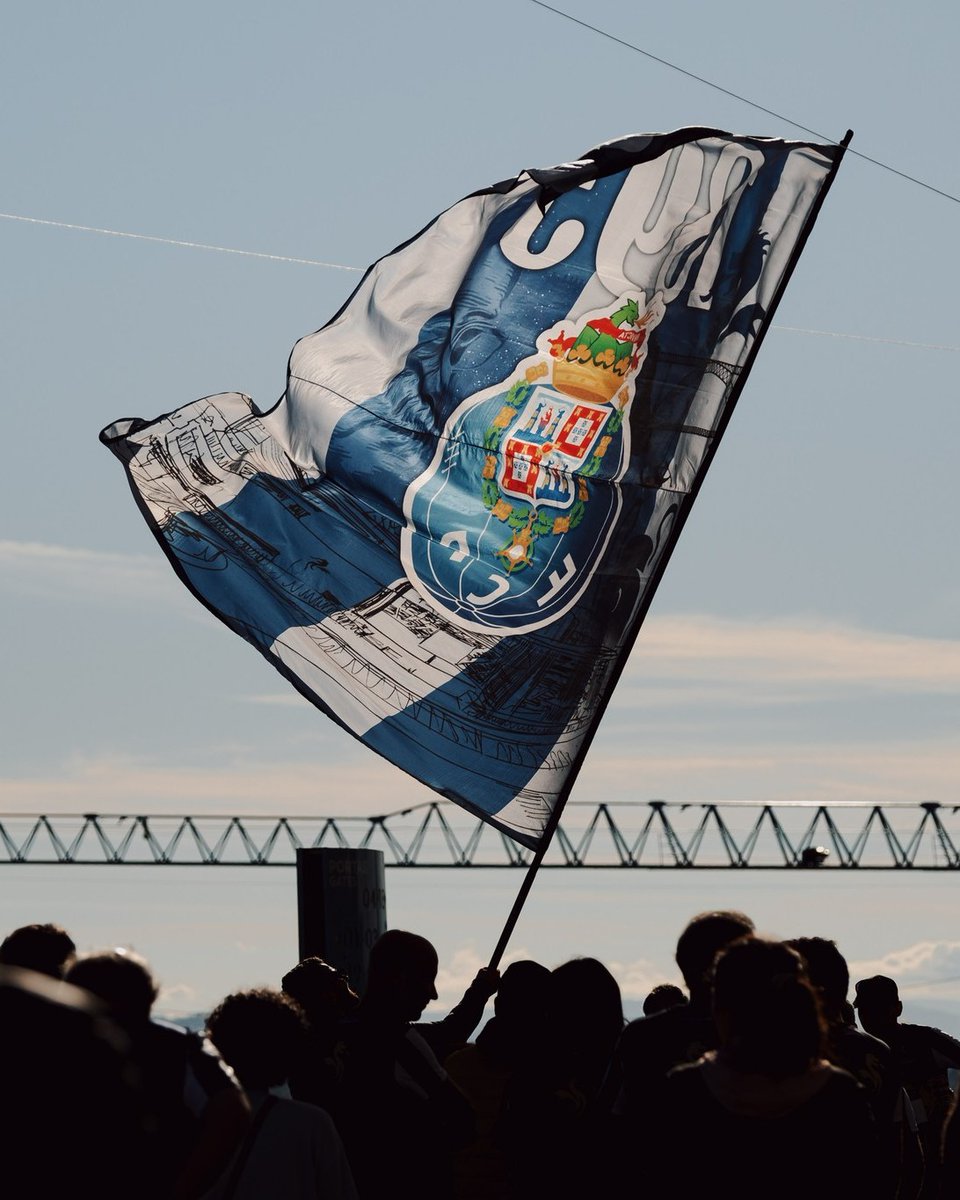 DragaoNews1893's tweet image. Em frente, Futebol Clube do Porto! 💙🤍