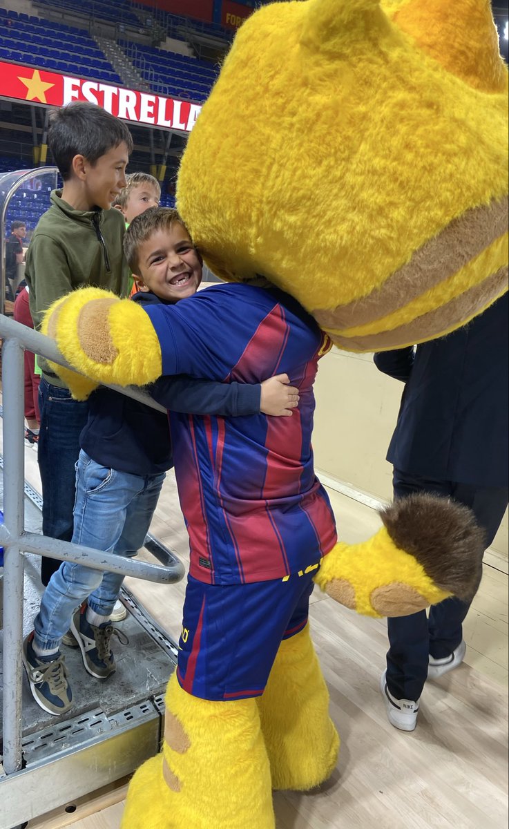 Gaby Cairo (@gabycairo06) on Twitter photo Explicación gráfica y “literal”, del significado exacto de la palabra FELICIDAD!!!! #GràciesCAT Explicación gráfica y “literal”, del significado exacto de la palabra FELICIDAD!!!! #GràciesCAT