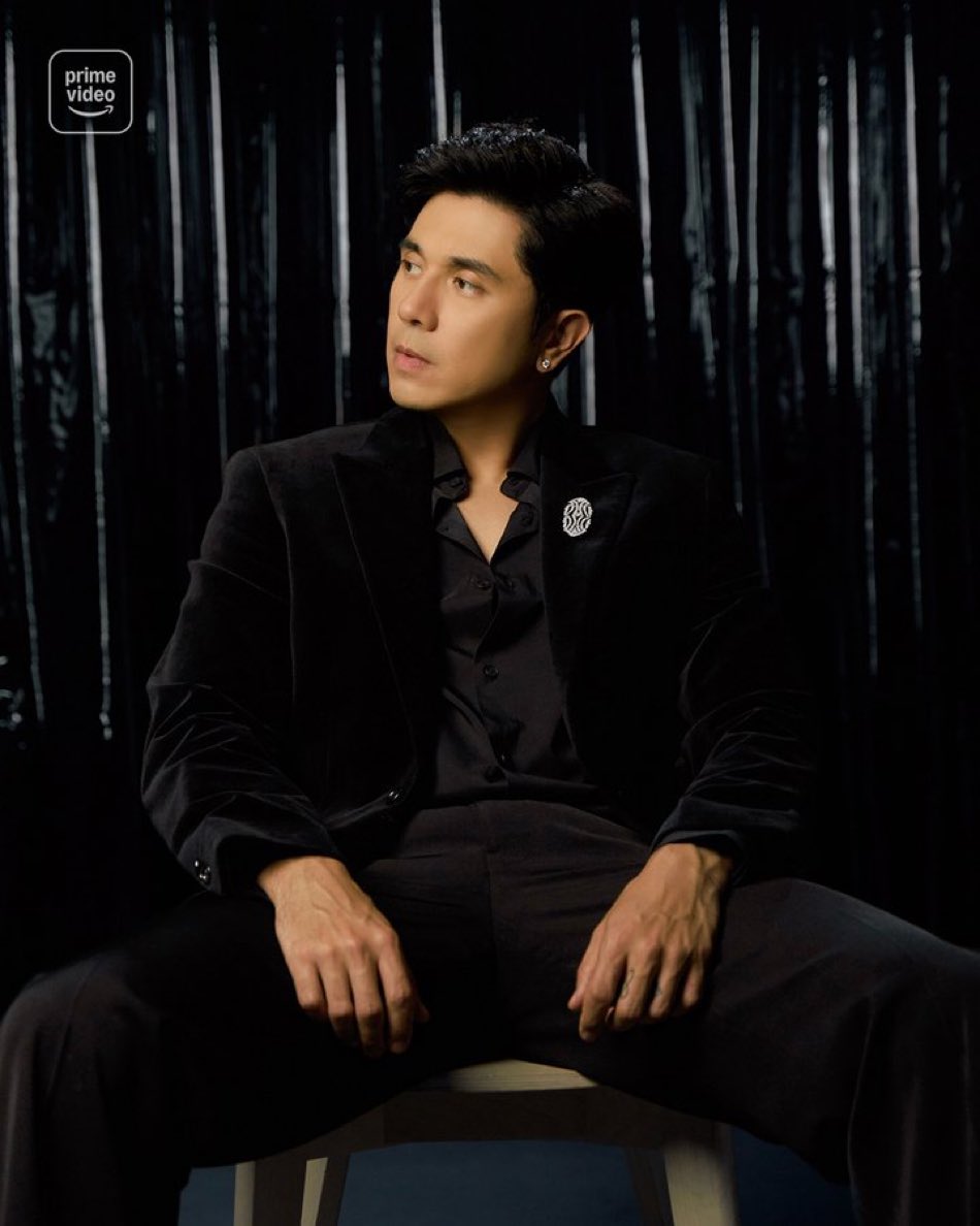 You know what it means when a man sits with legs wide open? IYKYK 🫣

#KimPau #KimChiu #PauloAvelino 
#TheAlibi