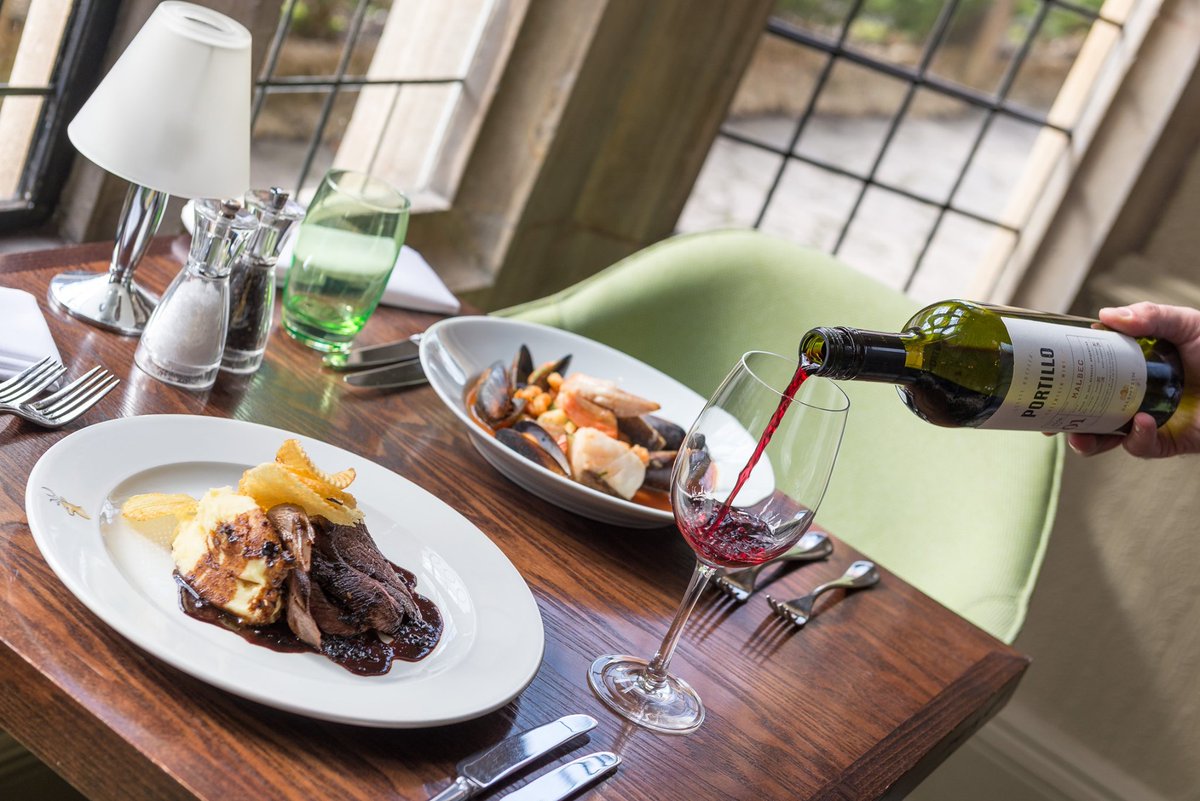 🍽 Dine in style for less 🍽

Enjoy 20% off dining at the crown manor house hotel when you show your New Forest Card. Savour delicious seasonal dishes in elegant surroundings, right in the heart of Lyndhurst.