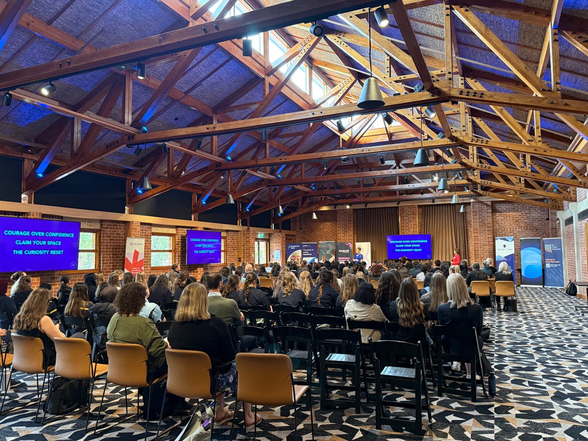 ExposeData's tweet image. We were honoured to take part in @HerTechPath&apos;s Dare to Dream event yesterday. 150+ future female STEM leaders came together to explore the endless possibilities in technology careers.  We can’t wait to see the industries they’ll transform. 🌟 #WomenInSTEM #HerTechPath