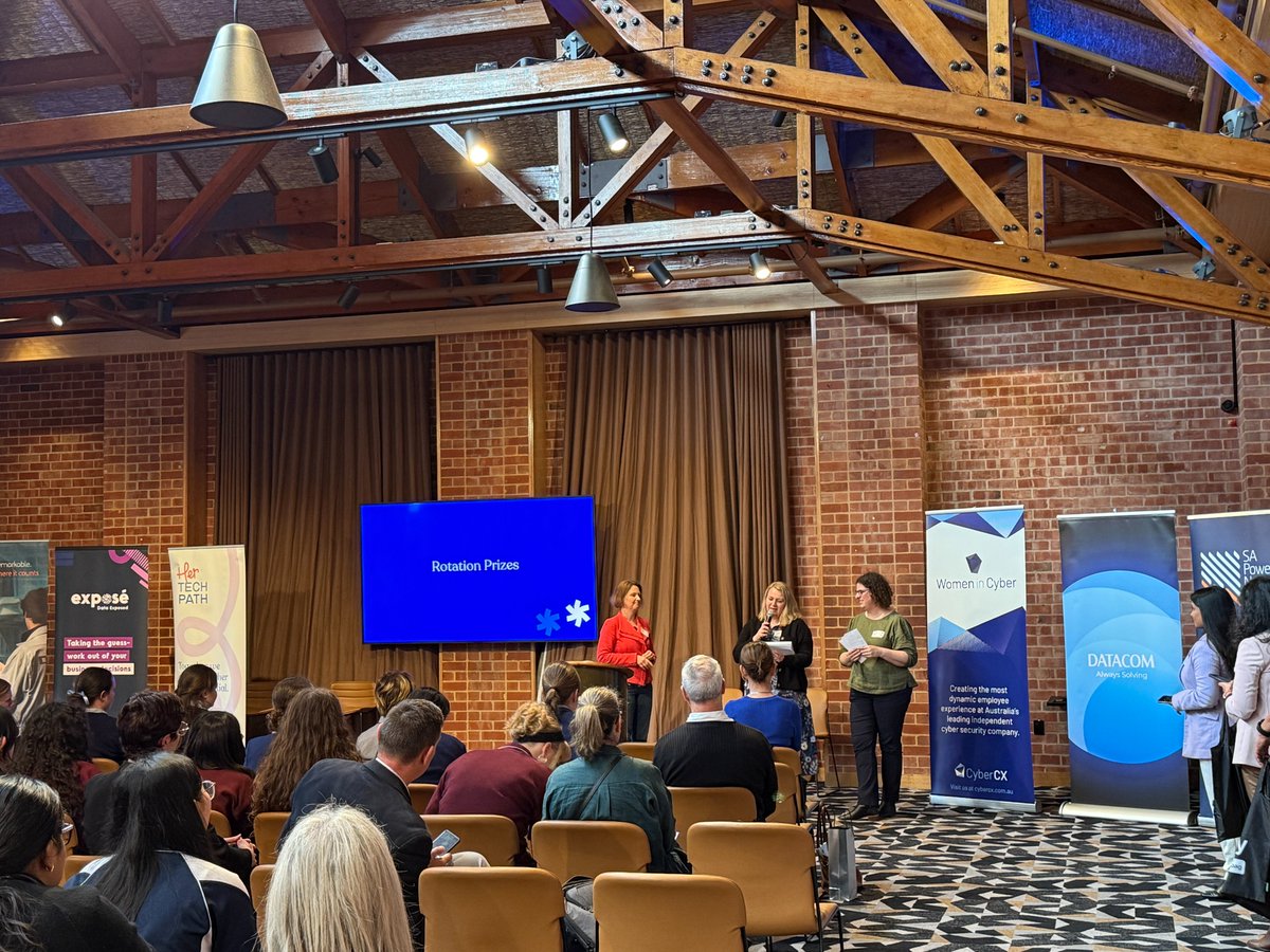 ExposeData's tweet image. We were honoured to take part in @HerTechPath&apos;s Dare to Dream event yesterday. 150+ future female STEM leaders came together to explore the endless possibilities in technology careers.  We can’t wait to see the industries they’ll transform. 🌟 #WomenInSTEM #HerTechPath