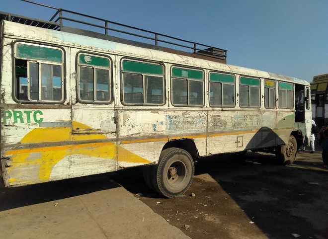 gurtejpannu55's tweet image. 🚨 #PRTC in Crisis under AAP Govt

Under the @AAPPunjab government, Punjab’s transport system is the worst hit ever — no vision, no policy, and no plan to make PRTC profitable. The corporation has suffered a loss of ₹10.42 crore last year alone.

➡️ Even once-profitable routes…