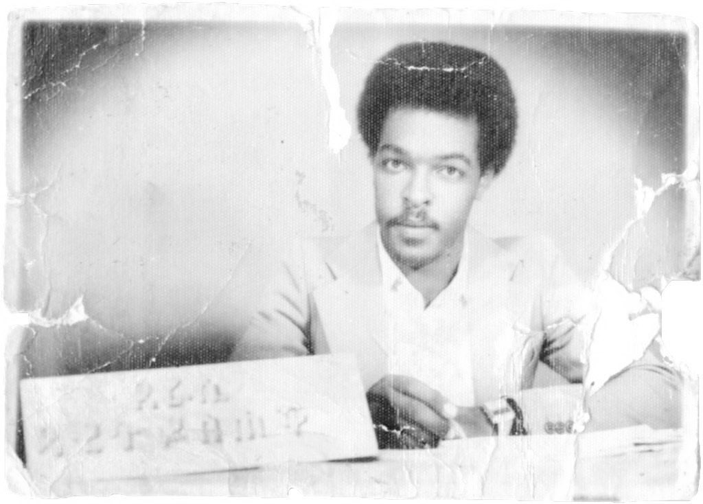 EvaMariaHall's tweet image. Dawit Isaaks födelsedag idag. Dawit fyller 61 år. 

Det är 24 år sedan Dawit fängslades utan rättegång. Det är 24 år sedan Dawit träffade sin familj. 

Regeringen: det räcker nu!

@FreeDawit 
#FreeDawit
#FreeDawitIsaak 
@MariaStenergard 
@Utrikesdep
@SwedishPM
@Sverigesriksdag
