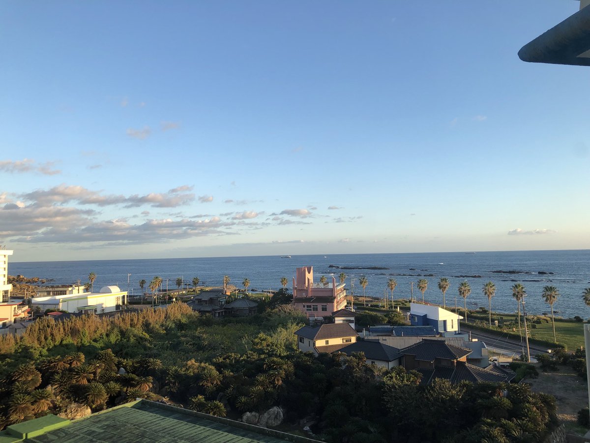 mothke's tweet photo. ホテル着
オーシャンビューやで！ https://t.co/be7bE4CbDx
