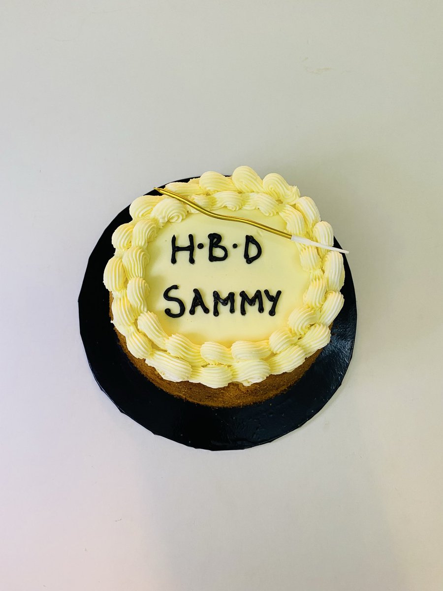 Coco’s Delight👩🍳🍫 (@collette_ulo) on Twitter photo Good morning Abuja✨
You want a birthday cake but you don’t like much icing.
Here you go👌
8” cake
Vanilla flavor 
Frosting-buttercream 
Price-17k✅ Good morning Abuja✨
You want a birthday cake but you don’t like much icing.
Here you go👌
8” cake
Vanilla flavor 
Frosting-buttercream 
Price-17k✅