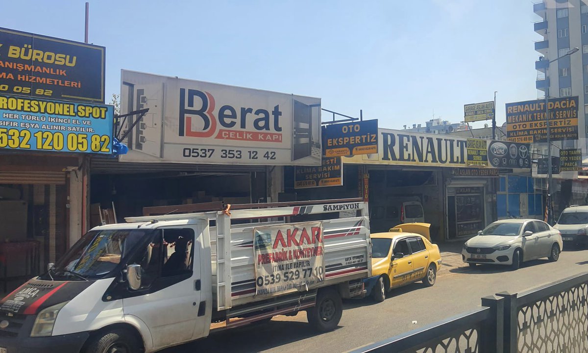 basrigazi's tweet photo. İnsanların birbirini dinlemediği toplumlarda sessizlik bir erdem değil, bir eksiklik sanılır. Oysa gerçek düşünce, çoğu zaman sessizliğin içinde filizlenir.  En çok bağıranın, en çok bilen sanıldığı bir kültürde, hakikat yavaşça sahneden çekiliyor. https://t.co/NBOIFdN1SN