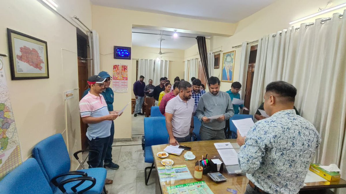 सतर्कता जागरूकता अभियान  के तहत आज दिनांक 27.10.2025 को 11.00 बजे भारतीय खाद्य निगम,  मण्डल कार्यालय, गोरखपुर में सक्षम अधिकारी के उपस्थिति में   Integrity Pledge लिया गया और कार्यरत अधिकारियों एवं कर्मचारियों की भागीदारी रही। <a href="/CVCIndia/">CVC, Govt. of India</a> <a href="/FCI_India/">Food Corporation of India</a> <a href="/FCI_NorthZone/">Food Corporation of India, North Zone</a> <a href="/FciLko/">FCI Uttar Pradesh</a>