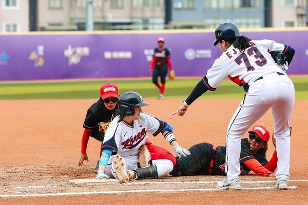 박주아·김현아 3안타 대폭발...한국 여자야구 대표팀, 인도네시아에 17-3 '콜드승' [아시안컵]
naver.me/565mLyhT
