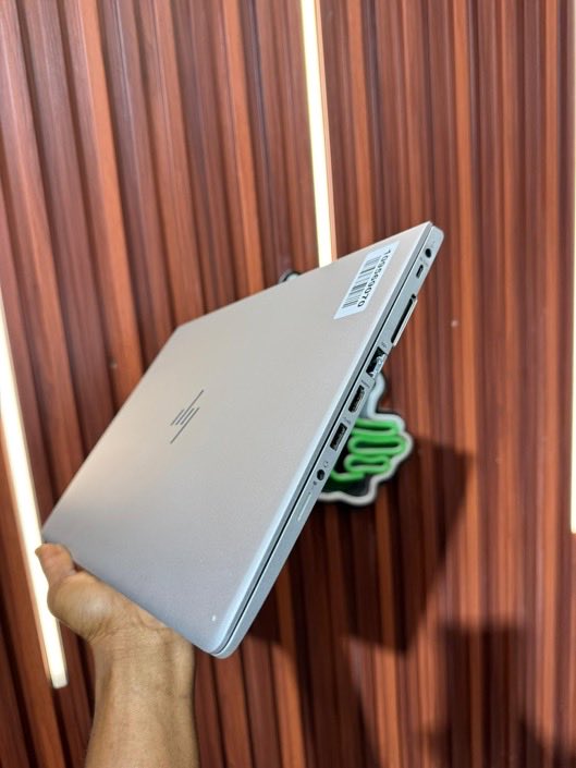 0panaa_1's tweet image. *HP ELITEBOOK 745 G5  GAMING*
AMD Ryzen 5 PRO 8th gen base
02.00ghz
Thermal Velocity Boost Frequency
03.60GHZ
•14 inch
•16 GB Ram
•256Gb Ssd
•Graphics: Amd Radeon (TM) Vega 6
Graphics(1 gb dedicated)
•Fingerprint
•Charger🔌
1 gig dedicated graphics!
Ghc: 3.5k
☎️0241636577